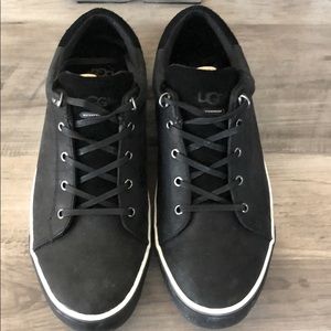 Mens Ugg Brock II Water Proof Shoe w/box